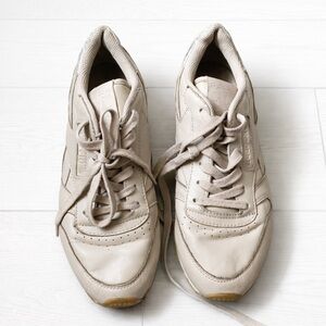 REEBOK Classic Tan Leather Classic Sneakers Worn and Loved US9